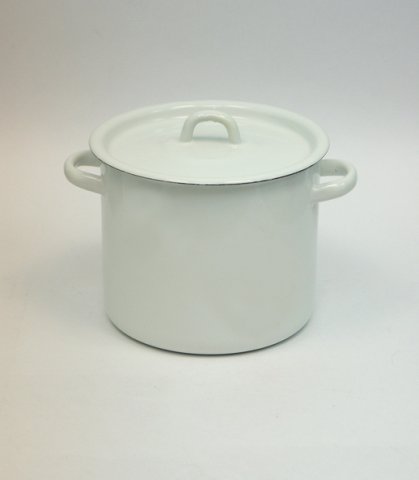 Кастрюля эмал  3л. 