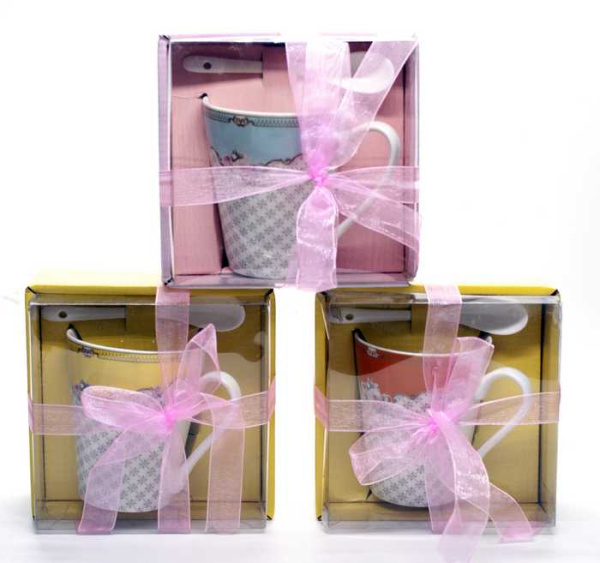 Кружка с ложкой в подарочной упаковке 